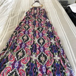 Midi dress with gold collar